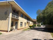 Refurbished Ground Floor 2 Bedroom Unit in Well...