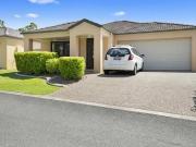 Refurbished Single Level Townhome in Country Club...