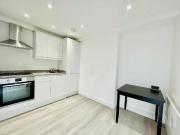 Regents Park Road, London N3, 1 bed flat to rent, £1,600...