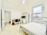 Regents Park Road, London N3, Studio to rent, £1,175 pcm...
