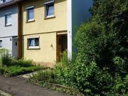 Reiheneckhaus mit Terrasse, schönem Garten und 2 Garagen