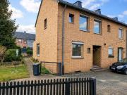 Reihenendhaus Haus mit möglichem großem Baugrundstück