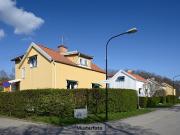 Reihenendhaus mit 2 kleinen Wohnungen, nebst Garage