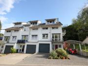 Reihenmittelhaus mit 6 Zimmern, 2 Bädern, Einbauküche,... Reihenmittelhaus mit 6 Zimmern, 2 Bädern, Einbauküche,...