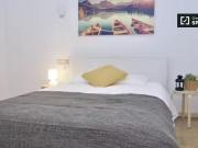 Relajante habitación en apartamento en Sarrià Sant...