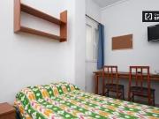 Relajante habitación en piso compartido en Los...