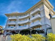 Relax e modernit: nuovo bilocale in complesso con piscina