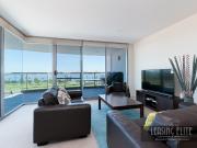 RELAX ENJOY THE PANORAMIC VIEWS OF THE SWAN RIVER!