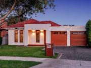 Relaxed Coastal Living, Just Minutes from the Beach