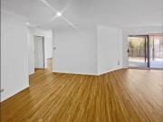 Relaxed Family Living in a Quiet Parkwood Cul de Sac