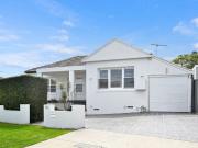 RELAXED MODERN LIVING