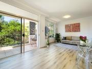 Relaxed Split Level Apartment in a Premium Waterside...