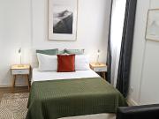 Relaxing Central Apartment with Laundry + Cleaning