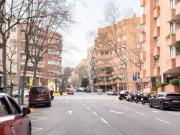 Relaxing double bedroom close to Jardins de Joan Vinyoli Relaxing double bedroom close to Jardins de Joan Vinyoli