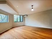 Remarkable 1 Bedroom Terrace with parking