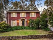 Remarkable Family Haven Meets Stately Grandeur in Stonyfell Remarkable Family Haven Meets Stately Grandeur in Stonyfell