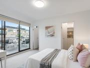 Remarkably spacious dual level apartment near Waterloo Metro