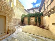 Remarquable demeure de caractère du Xiv è siècle 183m²...