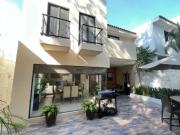 Remate!. casa A La Venta En Av. Domingo Diez 1201, Lomas...