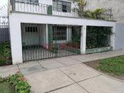 Remate! Compra Casa Como Terreno En Pleno San Isidro...