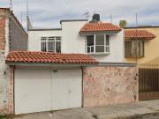 Remate de casa con espacio para desarrollar tu proyecto...