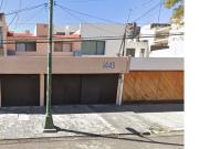 Remate De Casa En Excelente Vecindario A Precio...