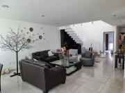 Remate de Residencia en El Refugio – Avaluo de $5 M,...