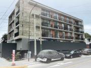 REMATE DPTO EN ESTRENO 2 DORM + SALA ESTAR + 1 COCHERA SURCO