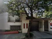 REMATO AMPLIA CASA HABITACIONAL EN LAS ÁGUILAS CDMX