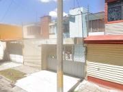 REMATO CASA CON PATIO EN PLAZAS AMALUCAN