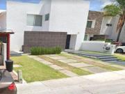 REMATO CASA EN CUMBRES DEL LAGO JURIQUILLA