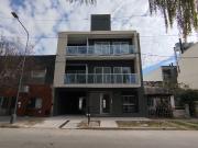REMAX ALQUILA DEPARTAMENTO CON COCHERA