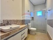 Re/max aluga casa em condomãnio 3 suãtes 470 mâ² 4 vagas...