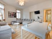 Renditestarkes, renoviertes 7FH mit Gewerbeeinheit in...
