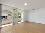 Rennovated Apartment In Tranquil Address