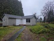 Renovated 1 bedroom with large yard