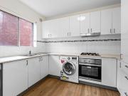 Renovated 2 bedroom apartment in prime location