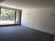 Renovated 2 Bedroom Apartment Near Melbourne University!