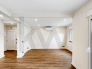 Renovated 2 bedroom apartment with balcony and natural...