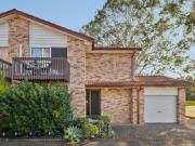 Renovated 2 Bedroom Townhouse Walk to Macquarie Fields...