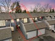 Renovated 3 bedroom 1.5 bath townhouse in Varsity Estates