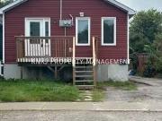 Renovated 3 Bedroom Apartment 116 Duke St W #2