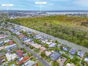 Renovated 4Bed + Study with Pool, Jacuzzi & Big Outdoor...