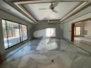 Renovated 6 Beds Double Storey Luxury House Available...