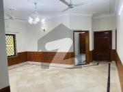 Renovated 6bed 2unit House With 6 Car Parking 2Gate...