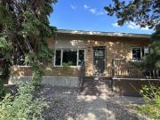 Renovated, air conditioned 3 Bed Duplex