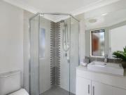 Renovated Apartment in Prime Location with Water & White... Renovated Apartment in Prime Location with Water & White...