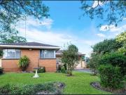 RENOVATED BRICK VENEER HOME + DOUBLE GARAGE!