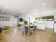 Renovated duplex in a Peaceful Cul de Sac with Parkside...