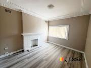 RENOVATED FAMILY HOME SO CLOSE TO THE BEACH!